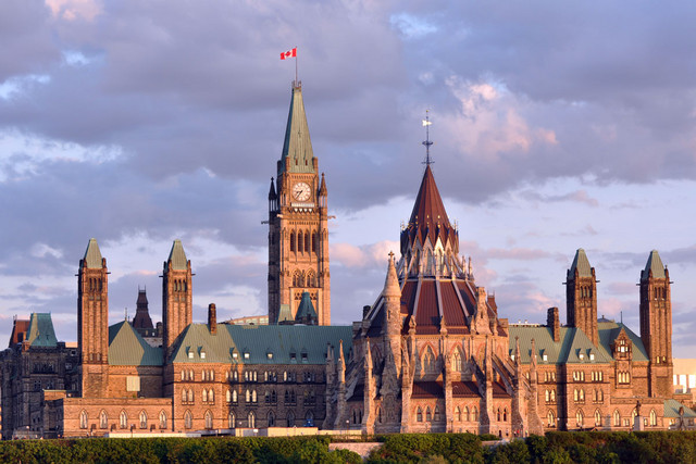 Parlement Ottawa traductrice poete